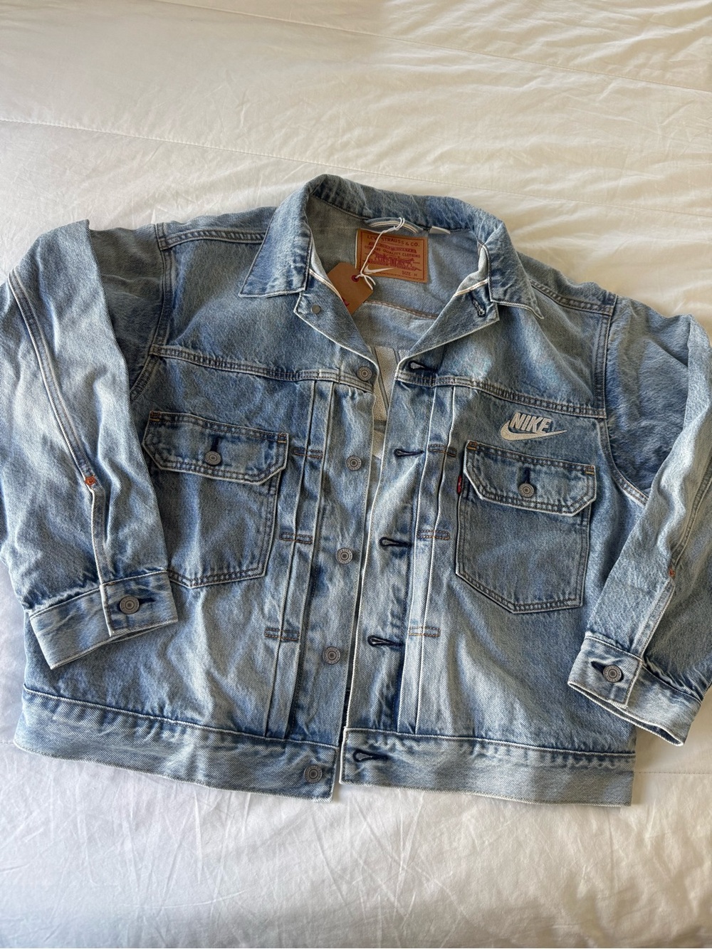 Nike x Levi’s Denim Trucker Jacket Size M